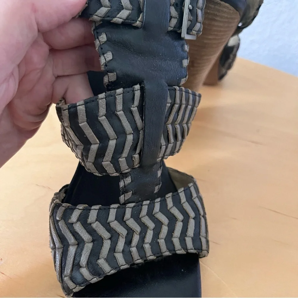 Trouve Heeled Leather Sandal Black Tan Size 10